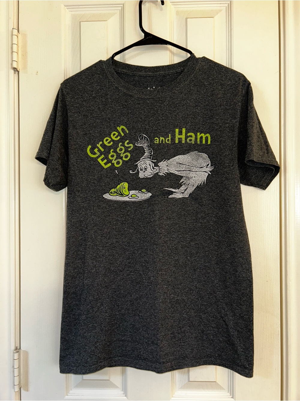 Excellent used condition Dr. Seuss Green Eggs and Ham T-Shirt Men’s size Small
